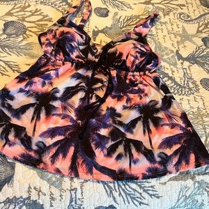 Venus tankini top, size 12, great condition